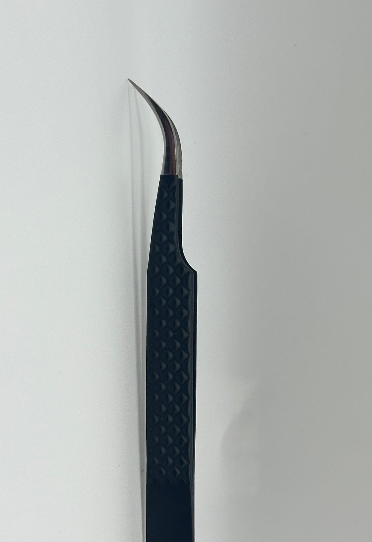 Darlings Isolation Tweezer