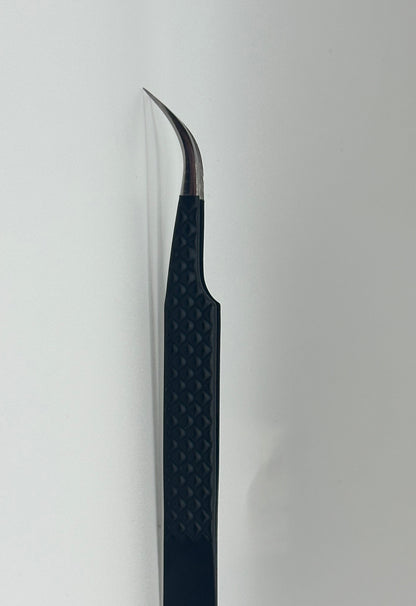 Darlings Isolation Tweezer