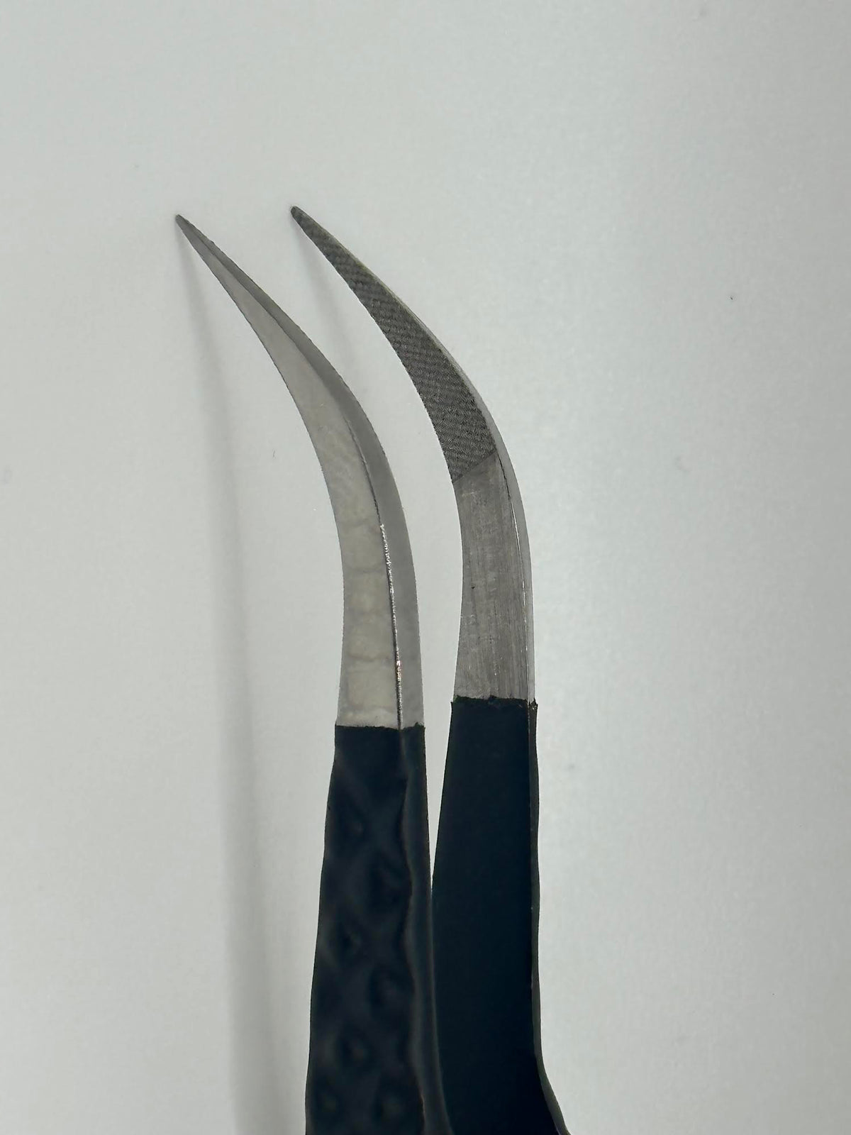 Darlings Isolation Tweezer